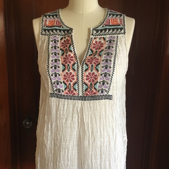 Anthropologie Tops - Anthropologie NWOT embroidered gauze tunic